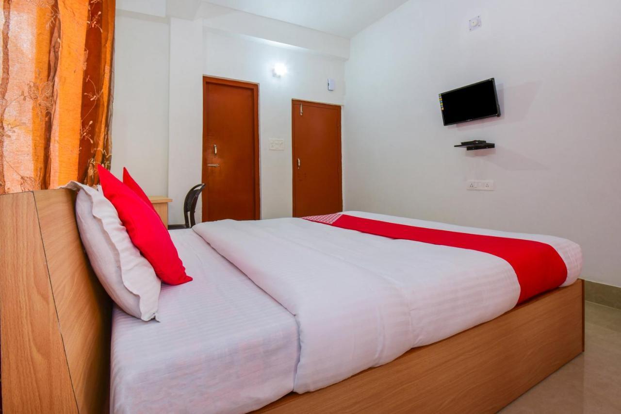 Hôtel Collection O Gs Residency à Guwahati Extérieur photo