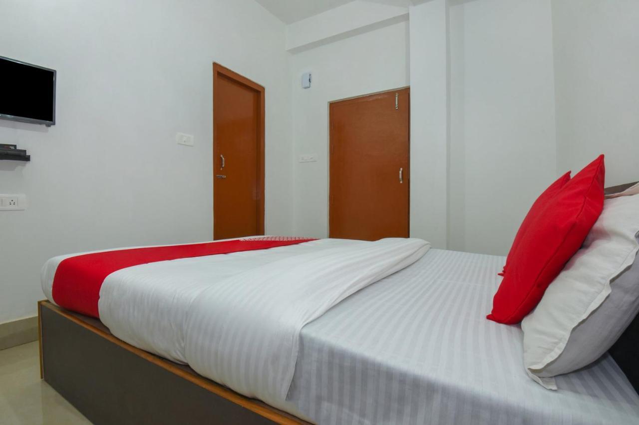Hôtel Collection O Gs Residency à Guwahati Extérieur photo